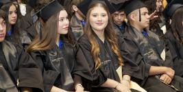 Un total de 214 estudiantes de la Secundaria Técnica No.2 concluyeron su Educación Básica, en una ceremonia donde estuvieron acompañados por sus familias, así como autoridades educativas.