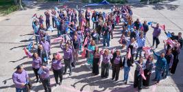 Como parte de la celebración del Día Internacional de la Lengua Materna, Servicios Educativos del Estado de Chihuahua (SEECH), a través de la Dirección de Atención a la Diversidad y Acciones Transversales y el Departamento de Educación Indígena, Migrante y Menonita, realizaron una jornada académica y cultural orientada a resaltar la importancia de preservar los idiomas originarios.