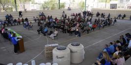 La Secretaría de Educación y Deporte (SEyD), junto con Servicios Educativos del Estado de Chihuahua (SEECH), entregó materiales para el mantenimiento de las escuelas, además de útiles escolares y juegos infantiles para planteles de Educación Básica en Ciudad Juárez.