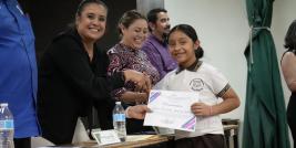 Estudiantes de la Primaria San Francisco del Oro escribieron el libro de cuentos “Pequeños grandes escritores”, en el que presentan 70 historias con ilustraciones realizadas por alumnos y alumnas del Colegio de Bachilleres (Cobach) Plantel 9, en un esfuerzo coordinado entre planteles juarenses.