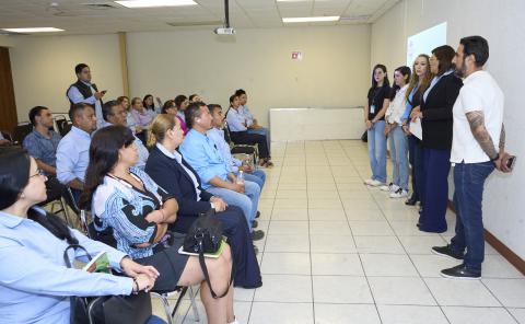 Con la finalidad de sensibilizar en la detección y prevención del suicidio, Servicios Educativos del Estado de Chihuahua (SEECH) junto al Instituto Chihuahuense de la Salud Mental y la Comisión Estatal de Atención a las Adicciones, impartieron una plática dirigida al personal de esta institución.