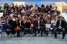 Alrededor de mil 700 estudiantes de 85 escuelas de Educación Básica del municipio de Delicias recibieron por parte de la Secretaría de Educación y Deporte, la entrega de gratuita de anteojos, lo que mejorará su calidad de vida e impactará de manera positiva en su desempeño académico.