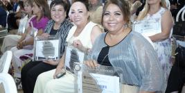 En el marco de la celebración del Día del Maestro, el Gobierno del Estado de Chihuahua, a través de la Secretaría de Educación y Deporte (SEyD), reconoció la trayectoria de 125 docentes del subsistema federalizado en la Zona Norte, por 30 y 40 años de servicio.