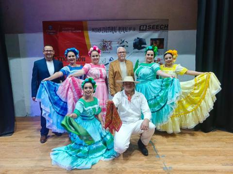 La Secretaría de Educación y Deporte (SEyD), dio a conocer que un equipo de 85 especialistas, conformado por 73 docentes y 12 jefes de las Misiones Culturales Rurales, opera actualmente en el estado para ofrecer servicios de capacitación a más de cuatro mil estudiantes en localidades de difícil acceso.