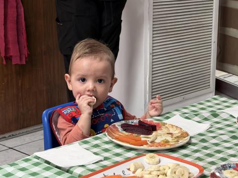 El Centro de Atención Infantil (CAI) No.6 puso en marcha una estrategia pedagógica y nutricional que involucra directamente a madres y padres de familia en la elaboración del menú de sus hijas e hijos.