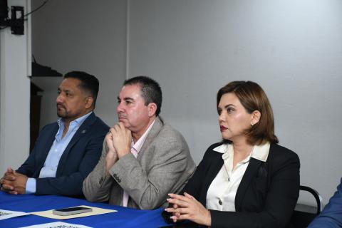 Las autoridades educativas, dependencias gubernamentales, corporaciones de seguridad y organismos internacionales, sumaron esfuerzos durante la sesión de la Mesa Interinstitucional para el Fortalecimiento de la Convivencia Escolar Armónica, para garantizar aulas y comunidades de aprendizaje seguras para las y los estudiantes.