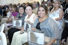 En el marco de la celebración del Día del Maestro, el Gobierno del Estado de Chihuahua, a través de la Secretaría de Educación y Deporte (SEyD), reconoció la trayectoria de 125 docentes del subsistema federalizado en la Zona Norte, por 30 y 40 años de servicio.
