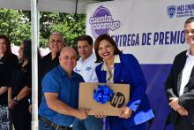 La Secretaría de Educación y Deporte (SEyD) a través de Servicios Educativos del Estado de Chihuahua (SEECH), en coordinación con la Sección 8 del SNTE entregó los premios correspondientes al Sorteo del Día del Maestro 2026.